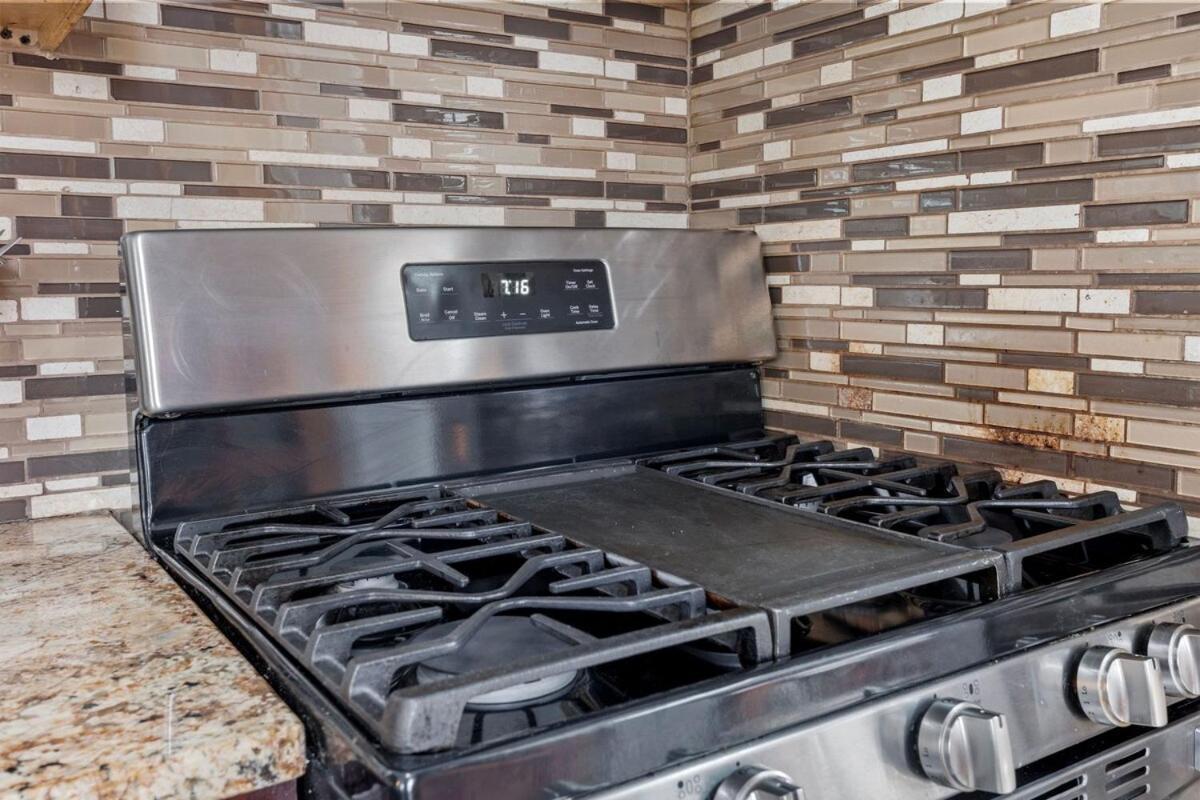 Luxury 8 Bedroom House, Steps To Tropicana, Beach And Boardwalk! アトランティックシティー エクステリア 写真